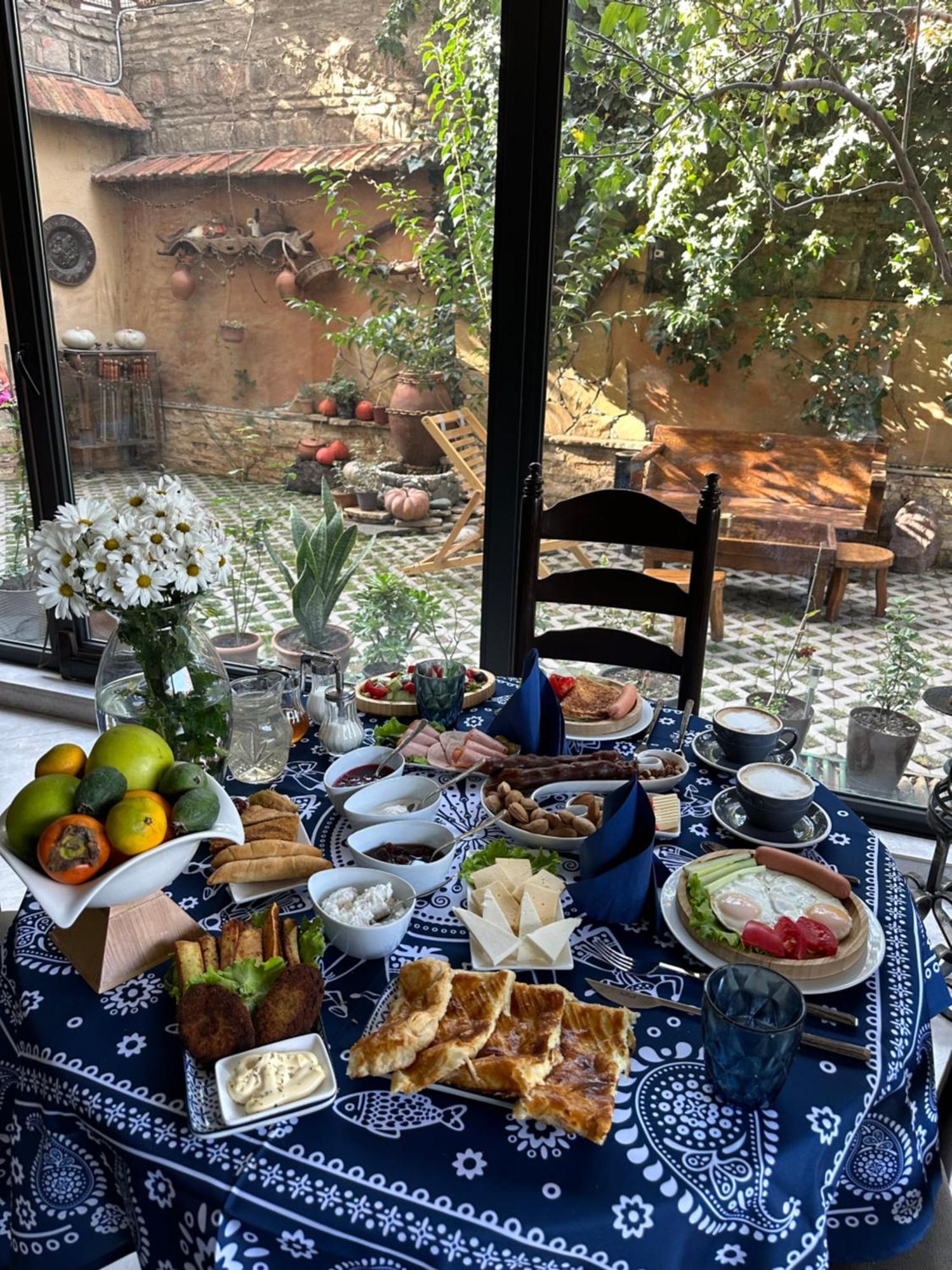 Wine Hills Hotel Tbilisi Bagian luar foto