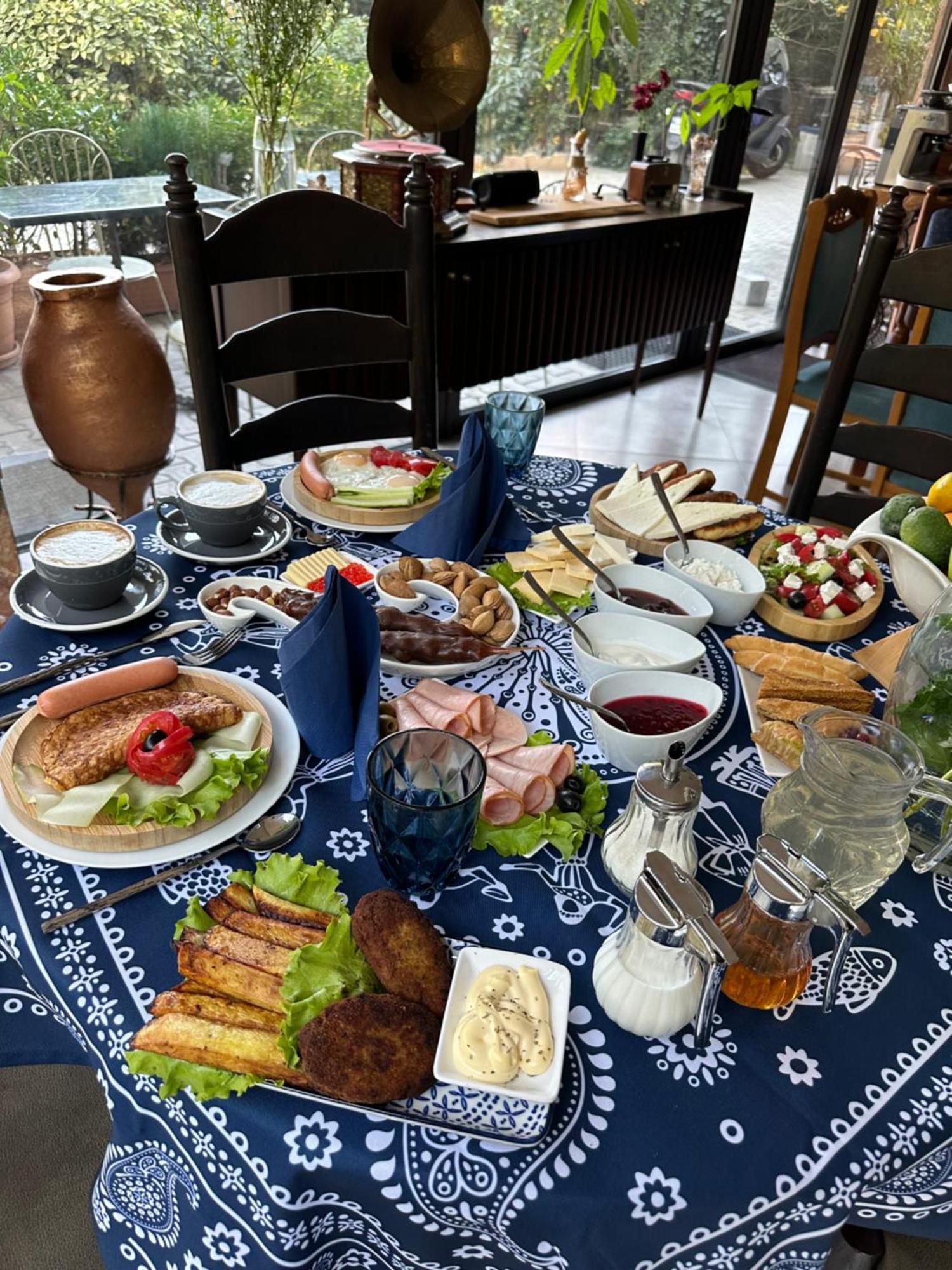Wine Hills Hotel Tbilisi Bagian luar foto