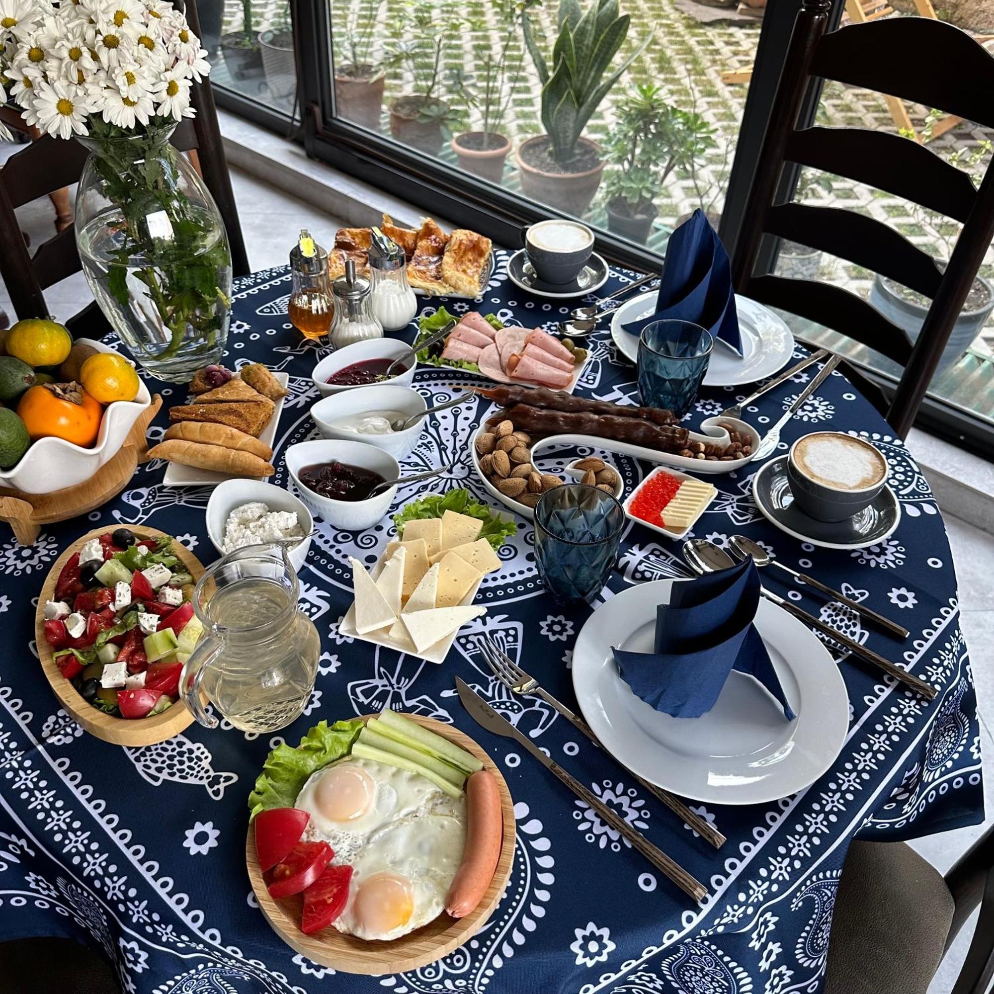 Wine Hills Hotel Tbilisi Bagian luar foto