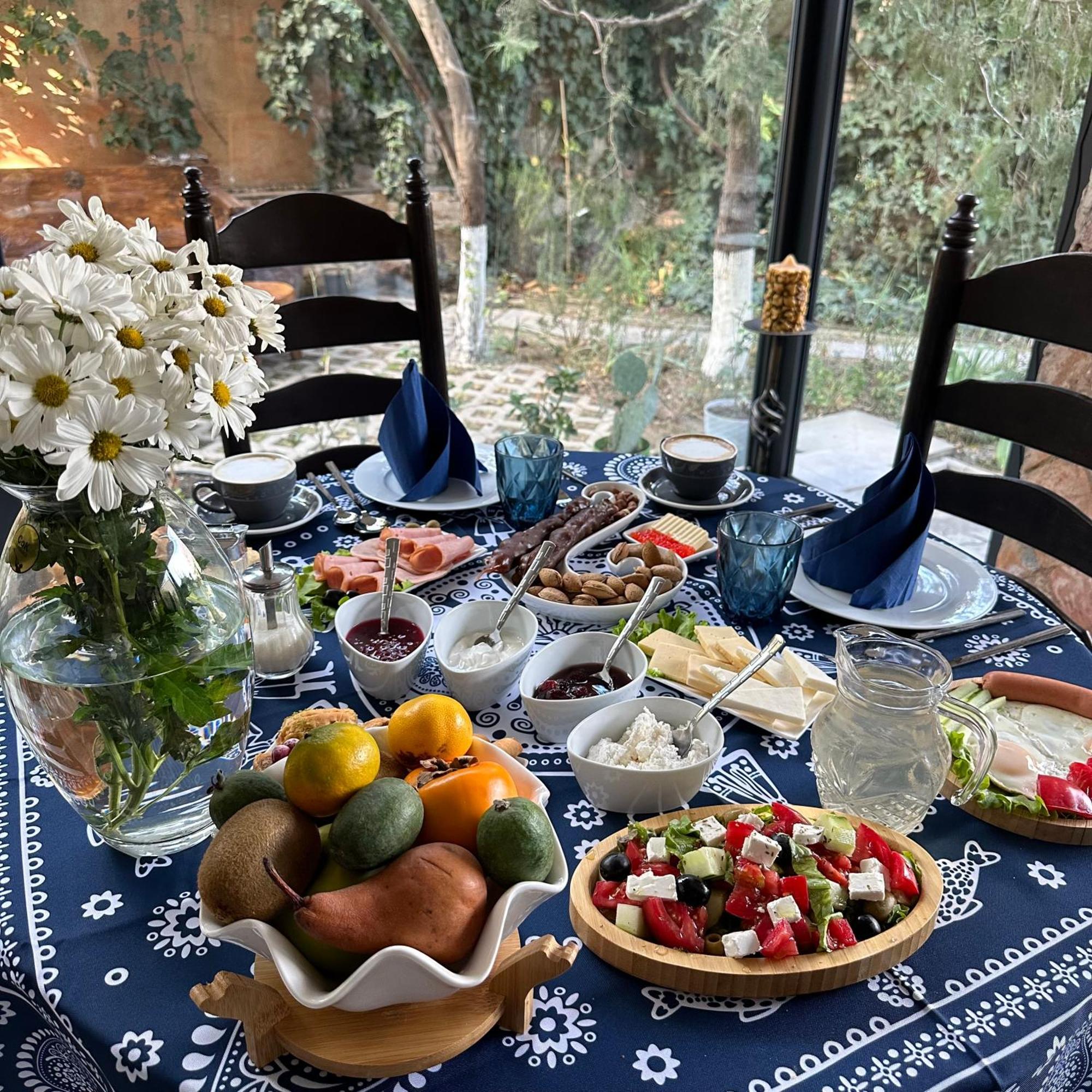 Wine Hills Hotel Tbilisi Bagian luar foto