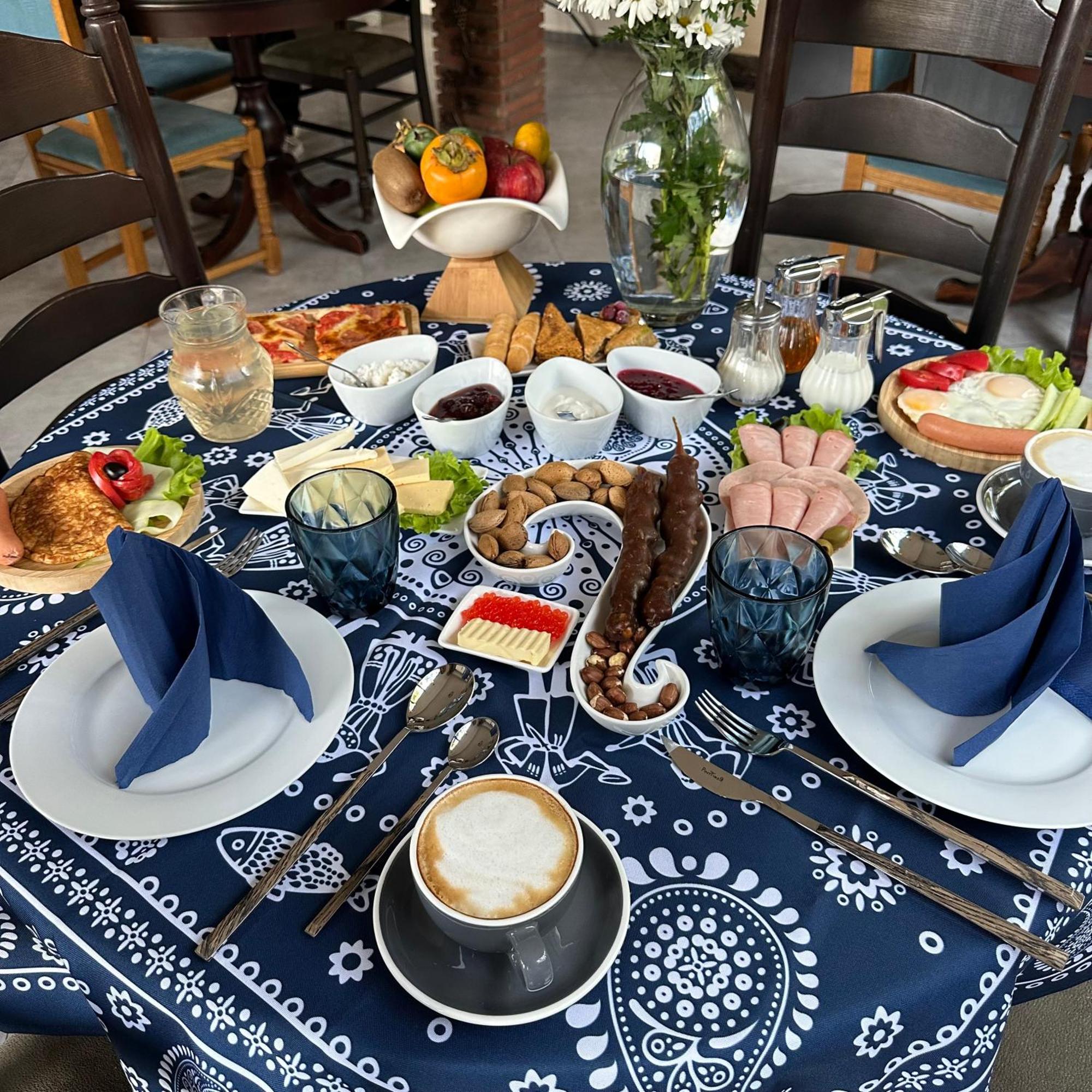 Wine Hills Hotel Tbilisi Bagian luar foto
