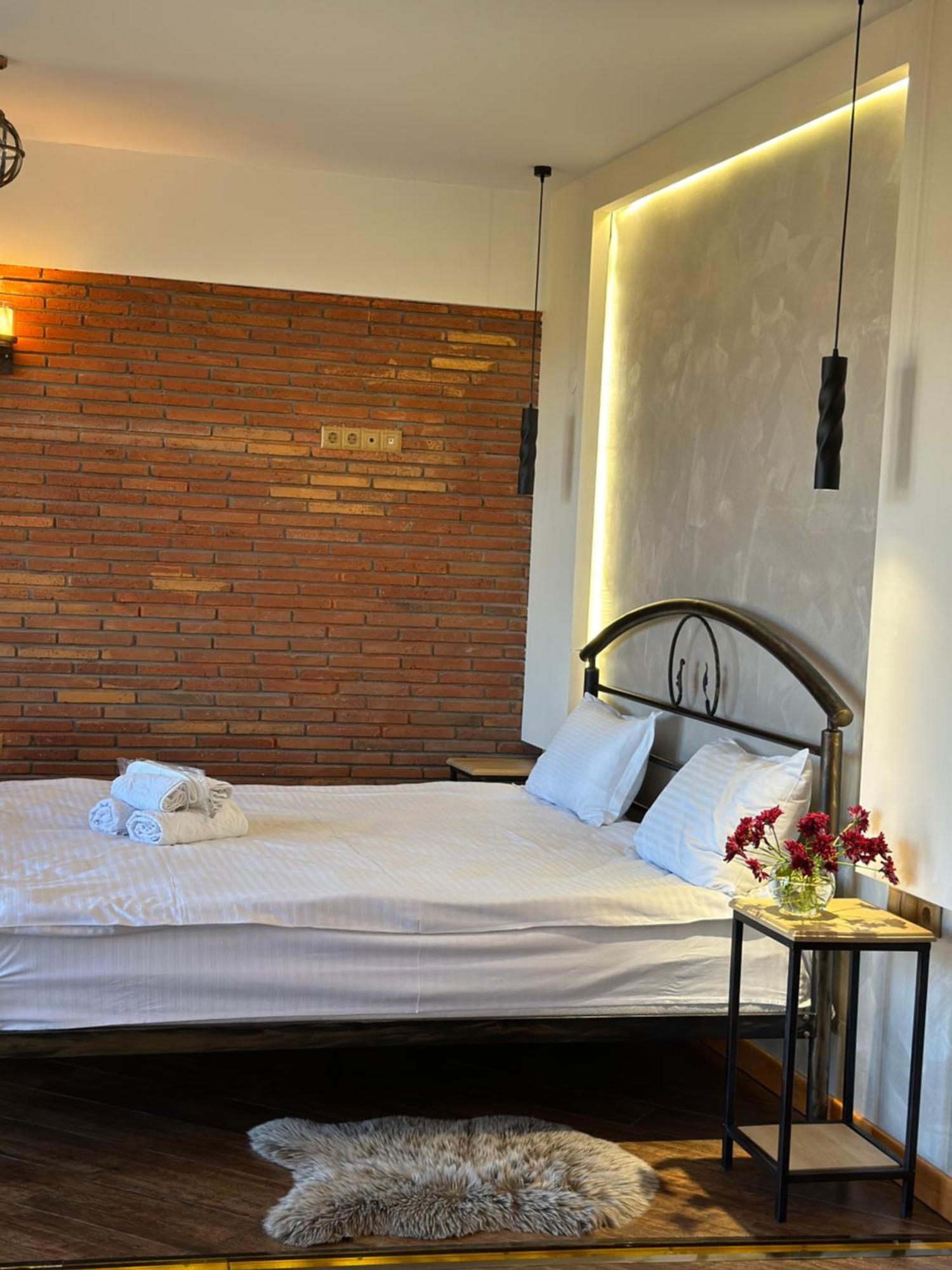 Wine Hills Hotel Tbilisi Bagian luar foto