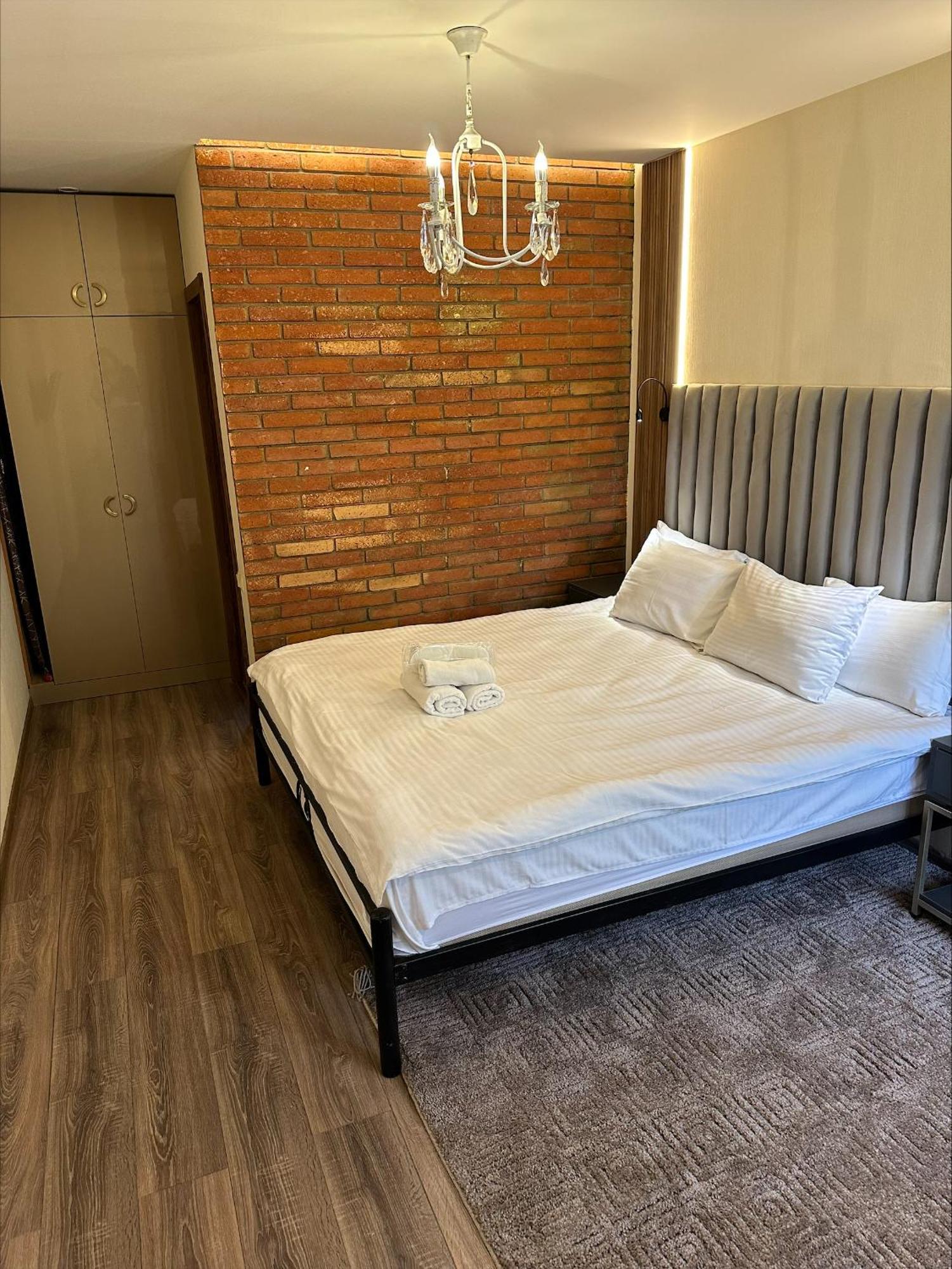 Wine Hills Hotel Tbilisi Ruang foto