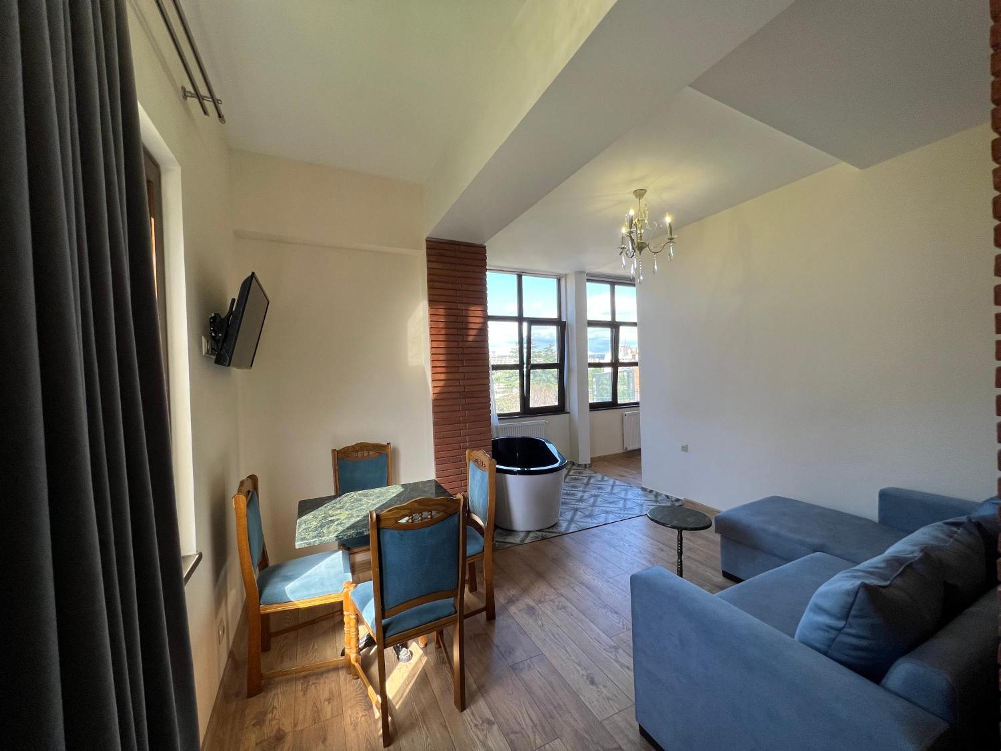 Wine Hills Hotel Tbilisi Bagian luar foto