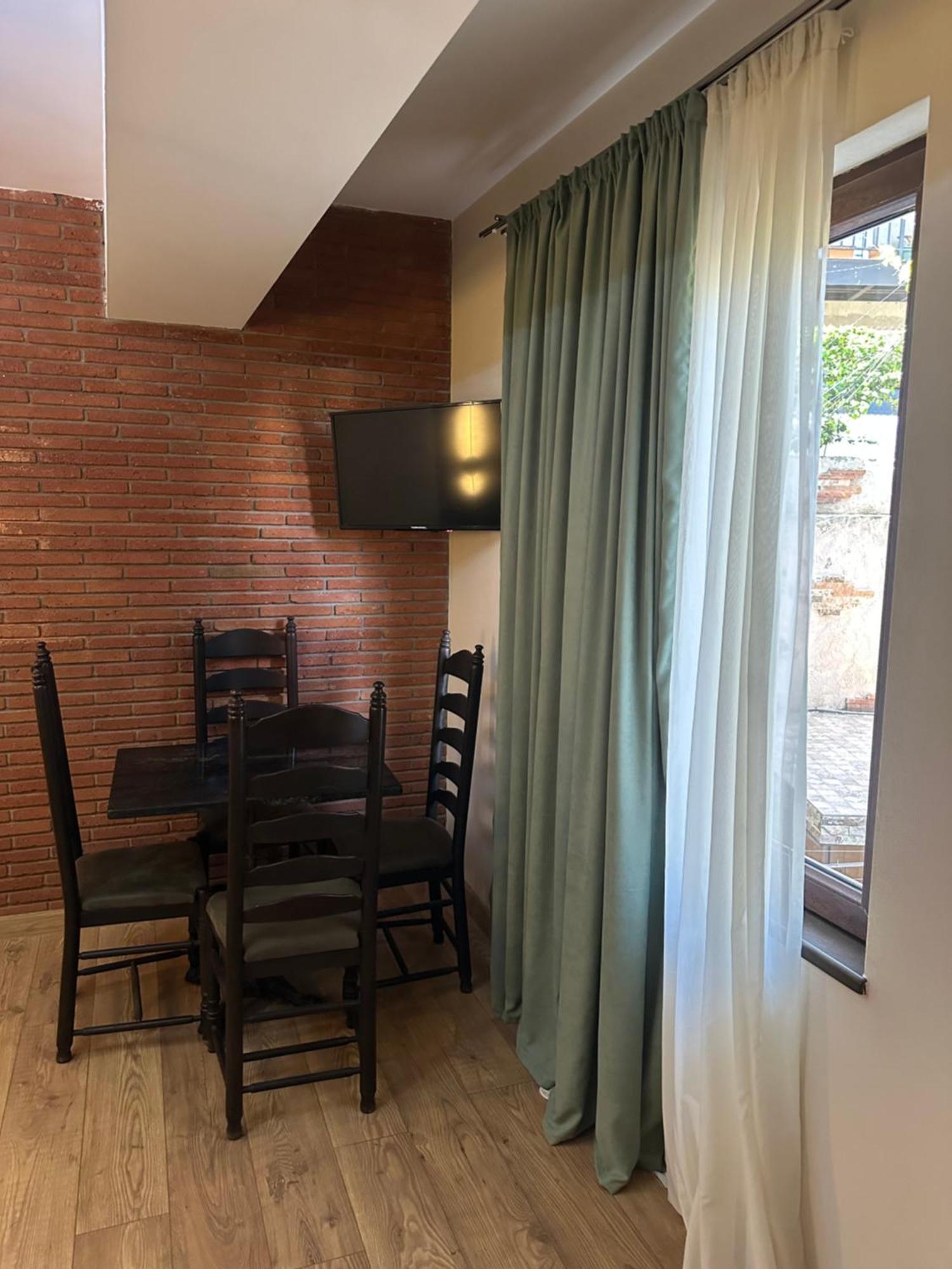Wine Hills Hotel Tbilisi Bagian luar foto